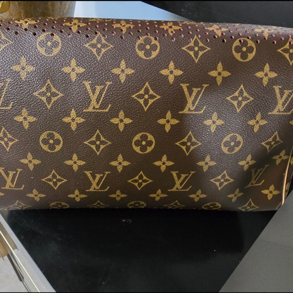 Pristine Rare Authentic Limited Edition Louis Vui… - image 7